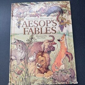 The Classic Treasury of Aesop's Fables - Illustrated Hardcover (Beige/Brown)